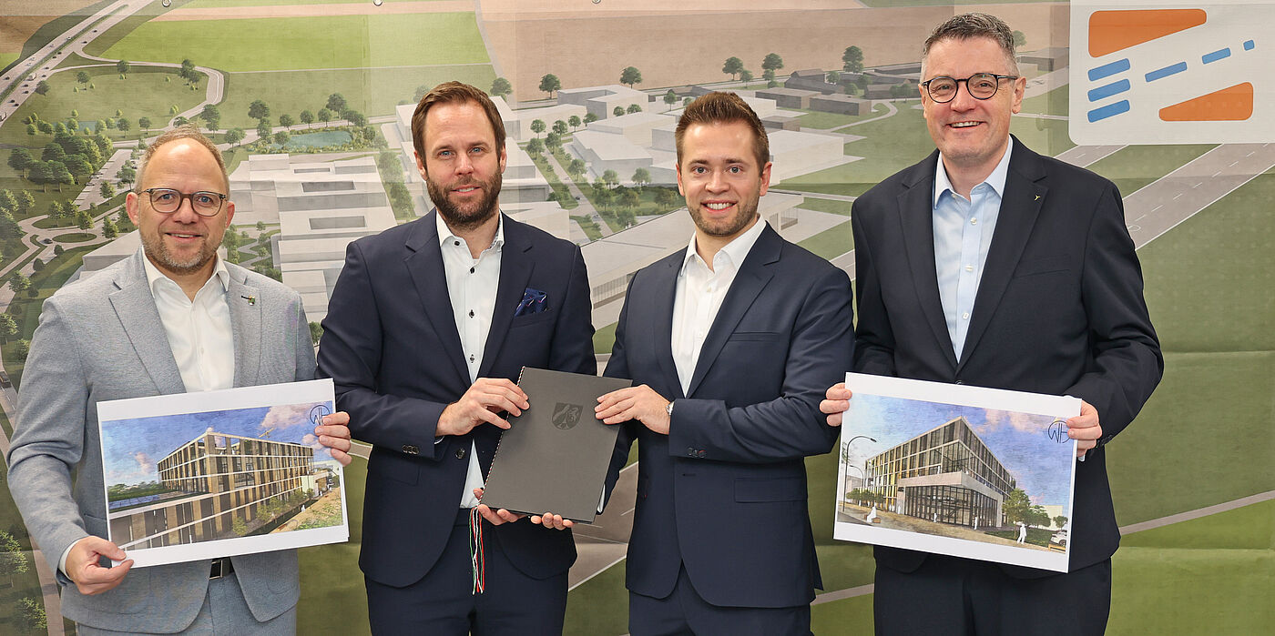 Die „Macher“ des AIC freuen sich über den Förderbescheid zur Planung (von links): Würselens Bürgermeister Roger Nießen, Sven Pennings (Agit GmbH), Marvin Kouchen (AKM) und Städteregionsrat Dr. Tim Grüttemeier.