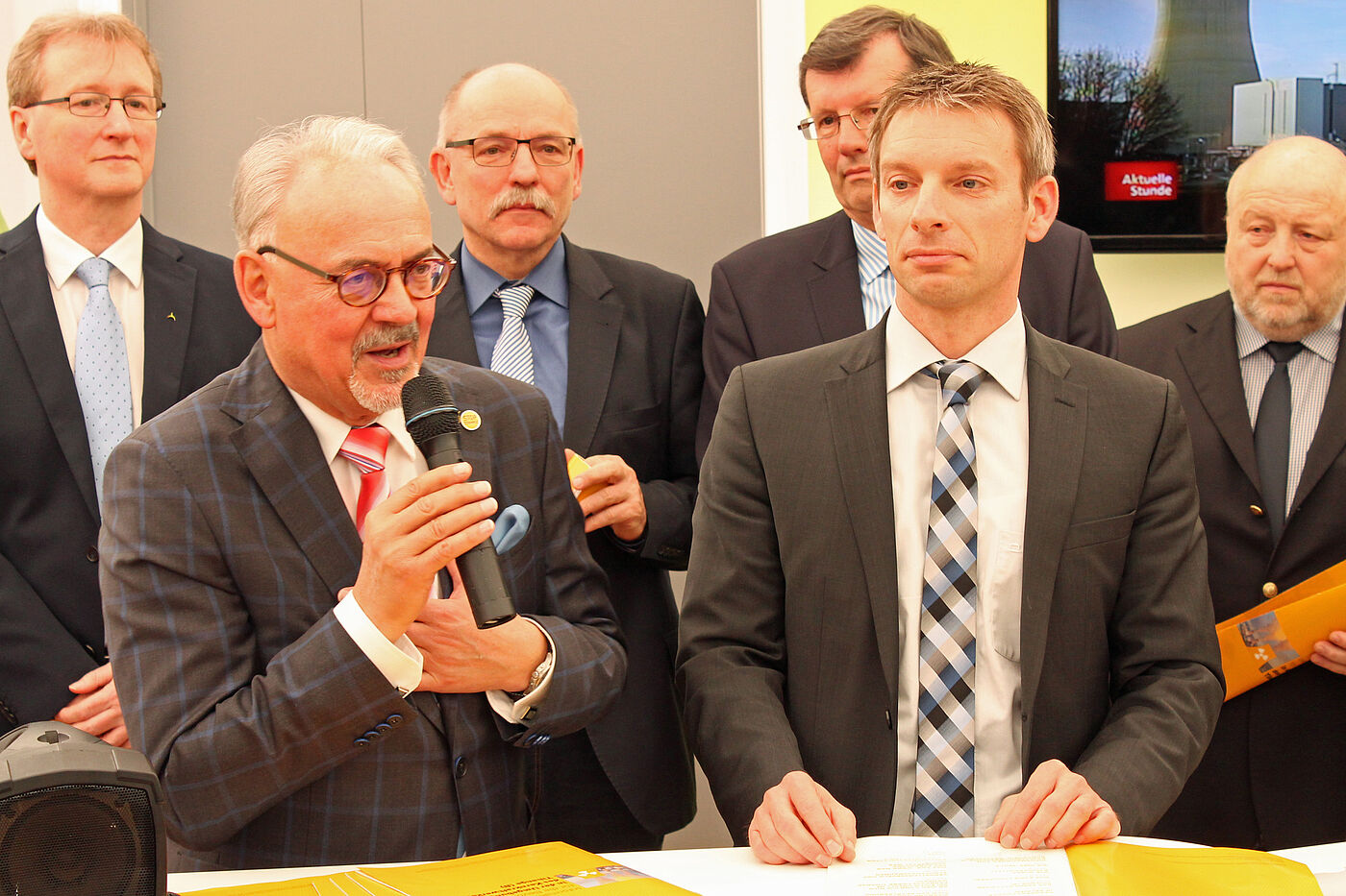 Städteregionsrat Helmut Etschenberg am Euregio-Stand