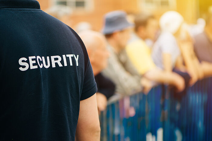 Mitglieder eines Security Teams bei einer Veranstaltung