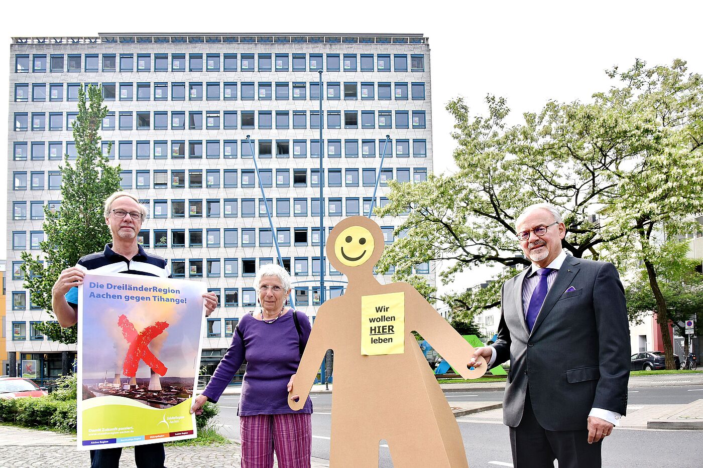 Klares Zeichen für die Menschenkette.