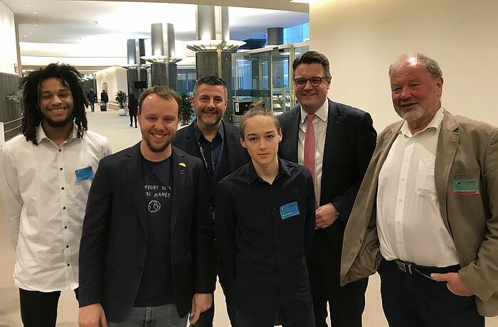 Linus Mohmodu (Bezirksschülervertretung), Daniel Freund (MdEP), Pascal Arimont (MdEP), Sebastian Schick (Bezirksschülervertretung), Städteregionsrat Dr. Tim Grüttemeier, Walter Schumacher (Aachener Bündnis gegen Atomenergie)