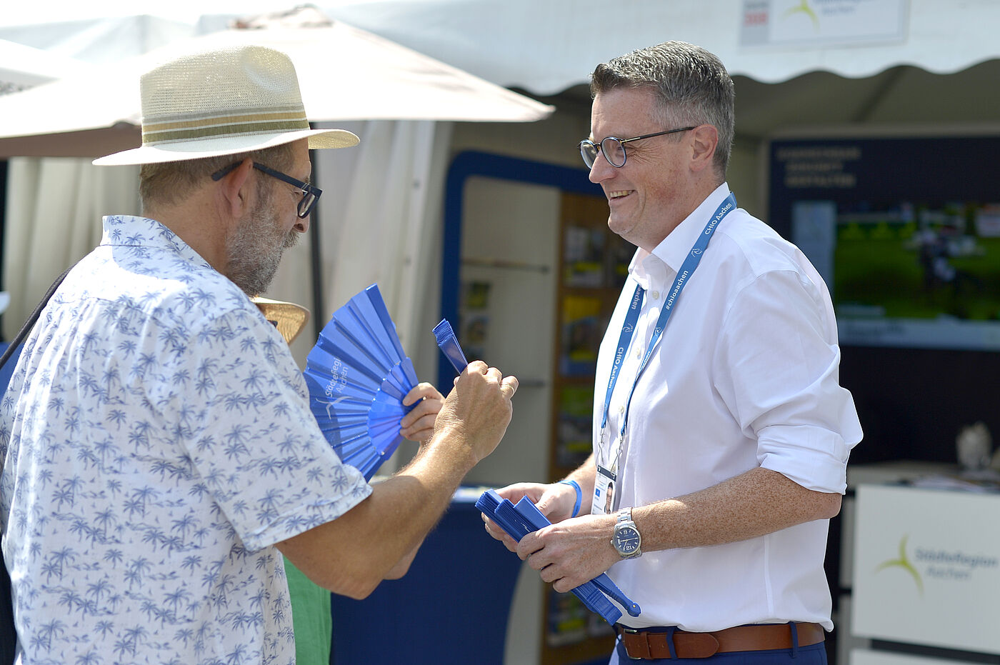 Städteregionsrat Dr. Tim Grüttemeier ist am Mittwoch, 19. August, von 14 bis 15 Uhr am Stand der StädteRegion Aachen (Nr. 307, Hugo-Cadenbach-Allee) im Championships-Village anzutreffen. Er freut sich auf einen regen Austausch.