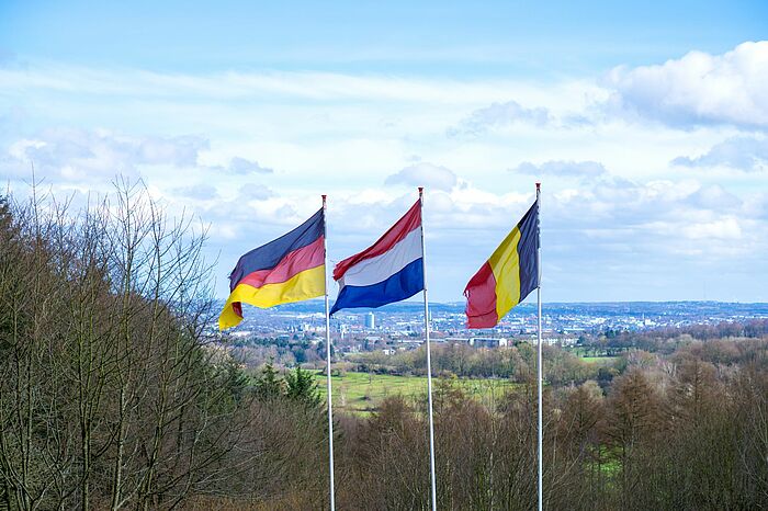 Flaggen am Dreiländereck