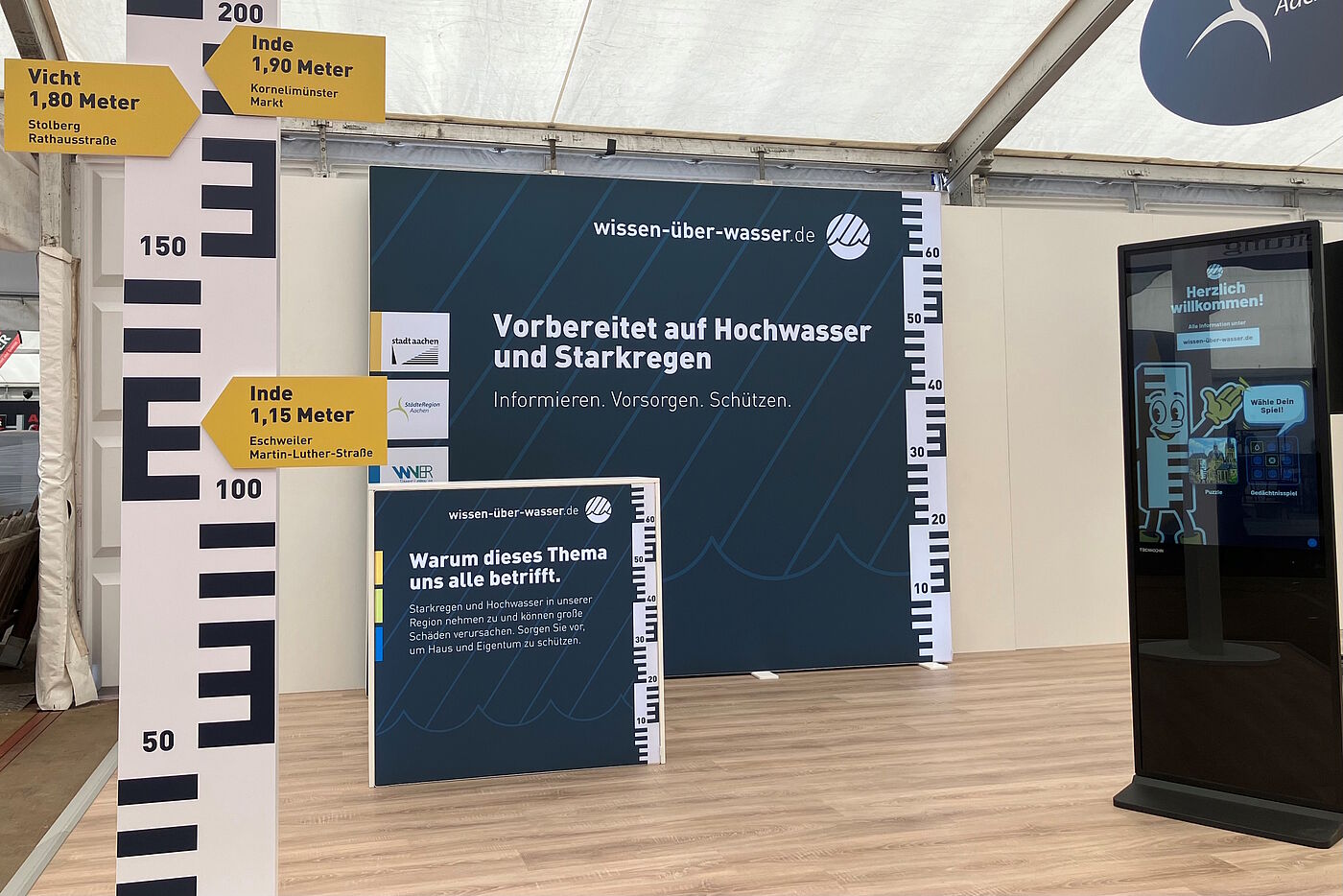 Messestand zum Thema Hochwasser