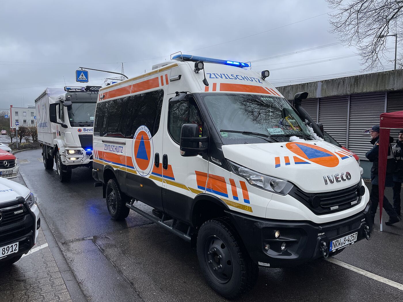 Mehrere Rettungsfahrzeuge