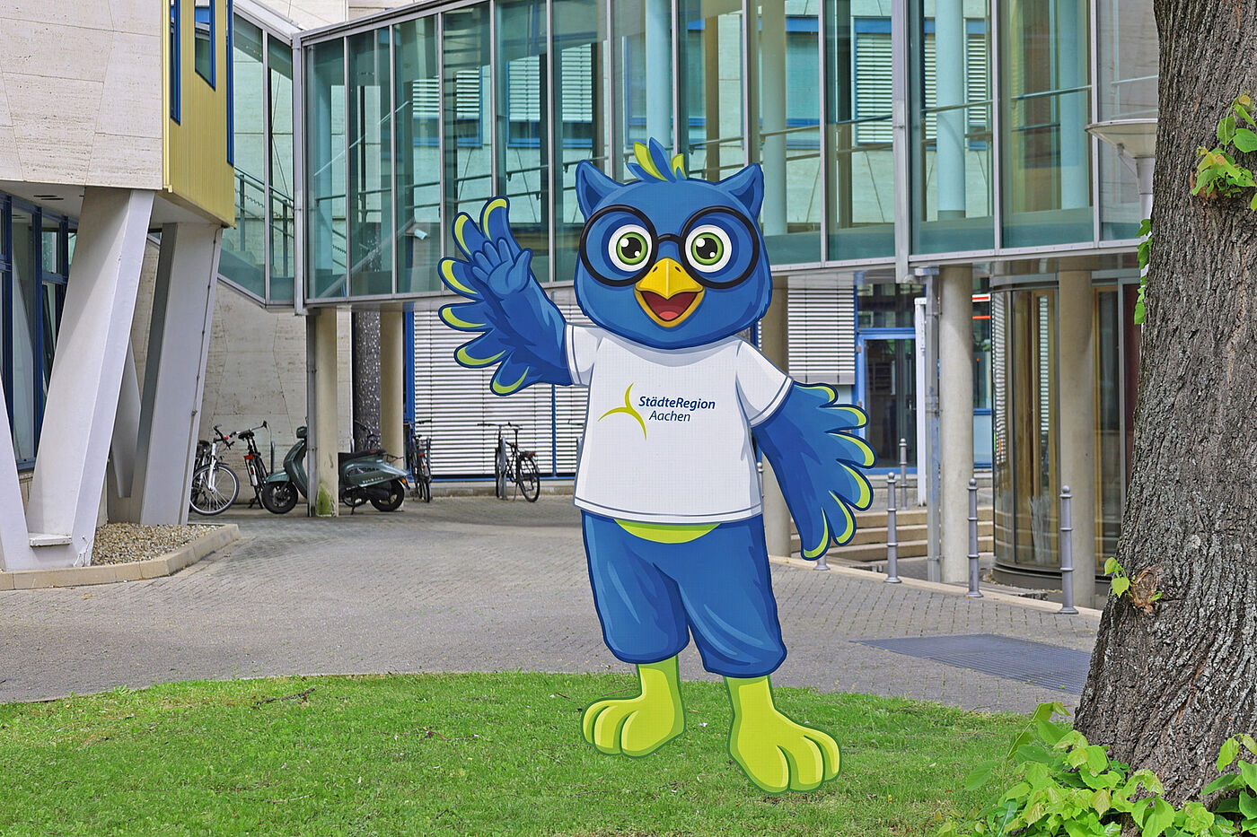 Unsere Eule vor dem Haus der StädteRegion