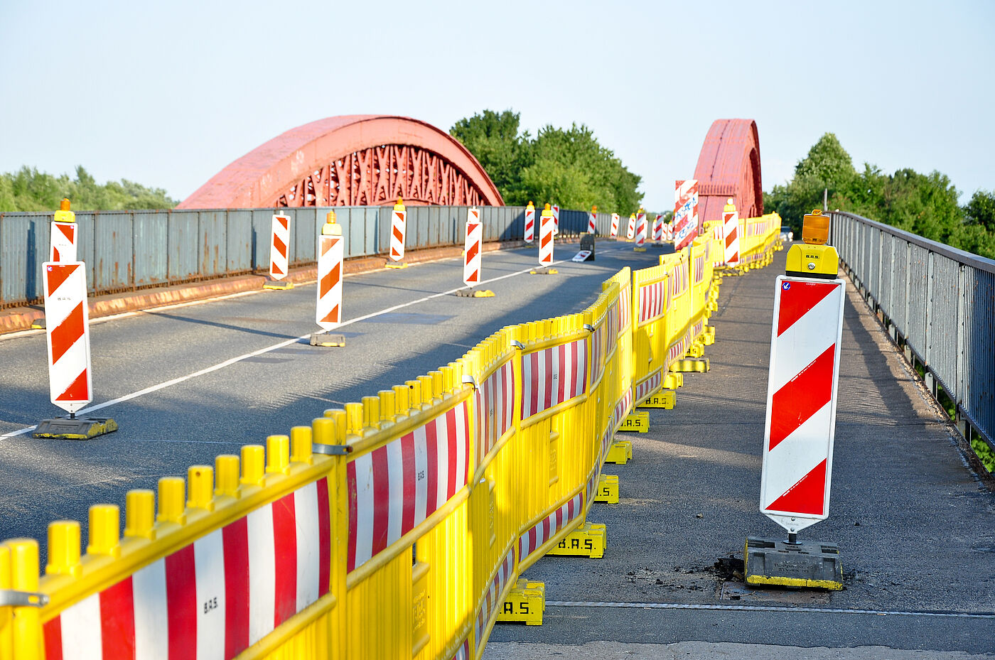 Straßenabsperrung mit Baken