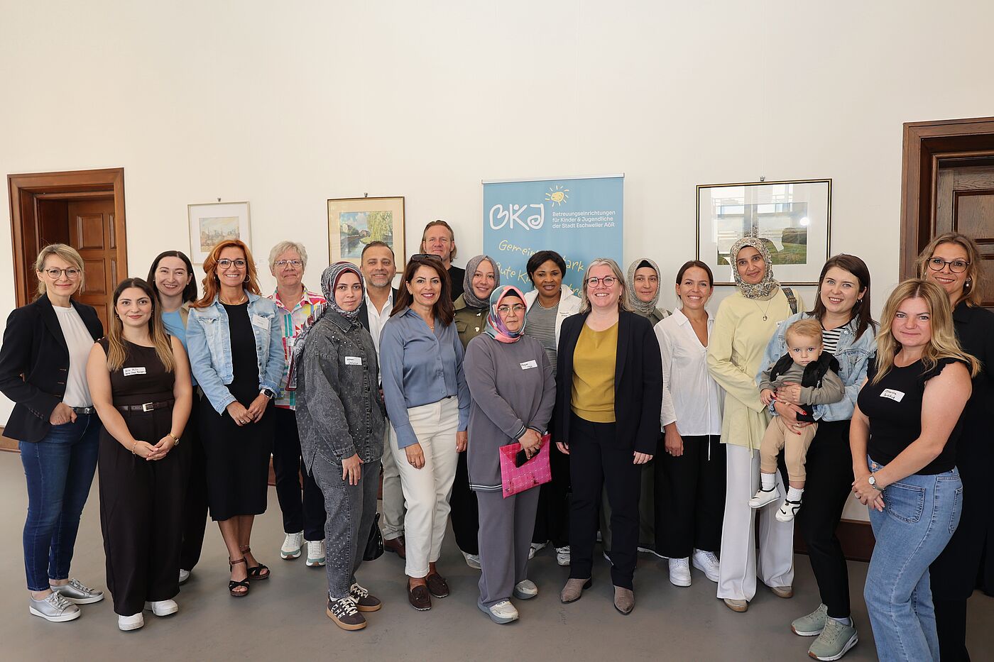Im Kirschenhof in Eschweiler hat jetzt die Auftaktveranstaltung für das Modellprojekt zur Gewinnung internationaler pädagogischer Fachkräfte für Kitas in Eschweiler stattgefunden.