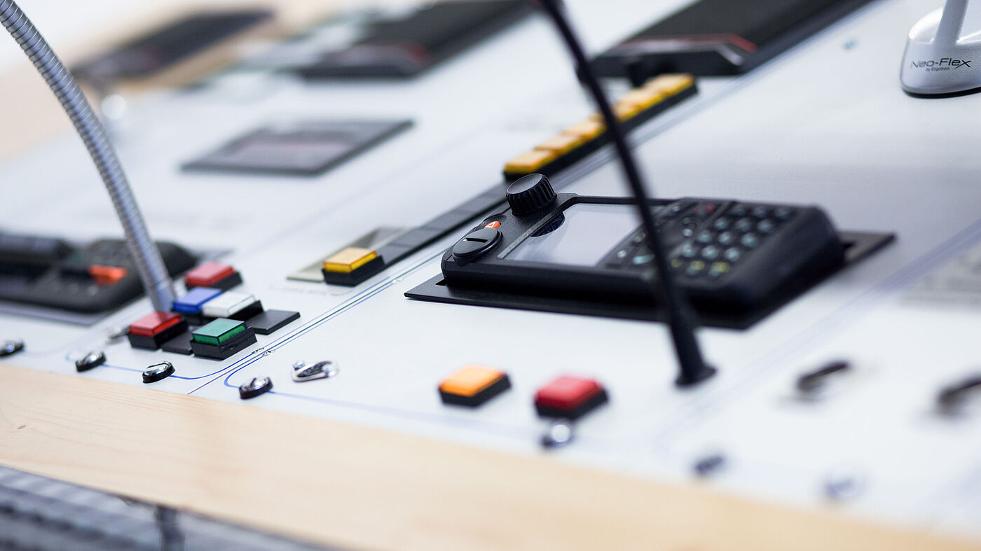 Die Leitstelle der StädteRegion Aachen koordiniert die Einsätze bei der Gefahrenabwehr und im Krisenfall.