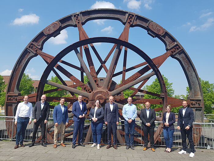 Gruppenbild von Gründungsmitgliedern des Gewerbeflächenpools