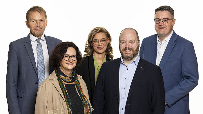 Verwaltungsleitung der StädteRegion Aachen: Städteregionsrat Dr. Tim Grüttemeier, Dr. Michael Ziemons, Susanne Lo Cicero-Marenberg, Birgit Nolte, Markus Terodde (von links).