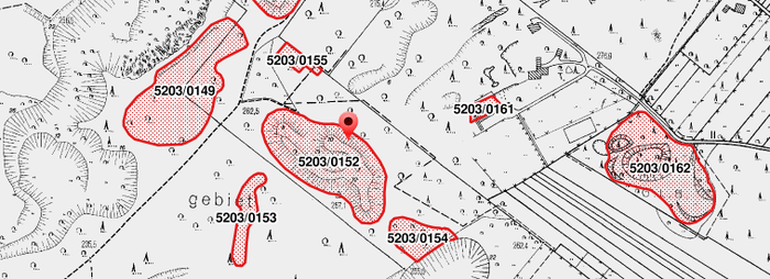 Kartenausschnitt mt rot eingezeichneten Flächen, die altlastverdächtige Flächen darstellen.