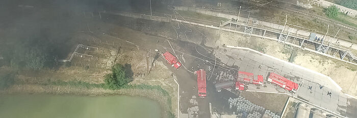 Rettungskräfte bei einem großen Gefahrguteinsatz