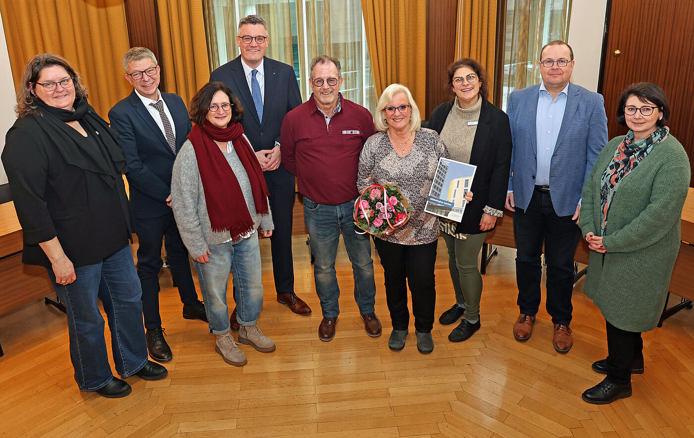 Mehrere Menschen nebeneinander.