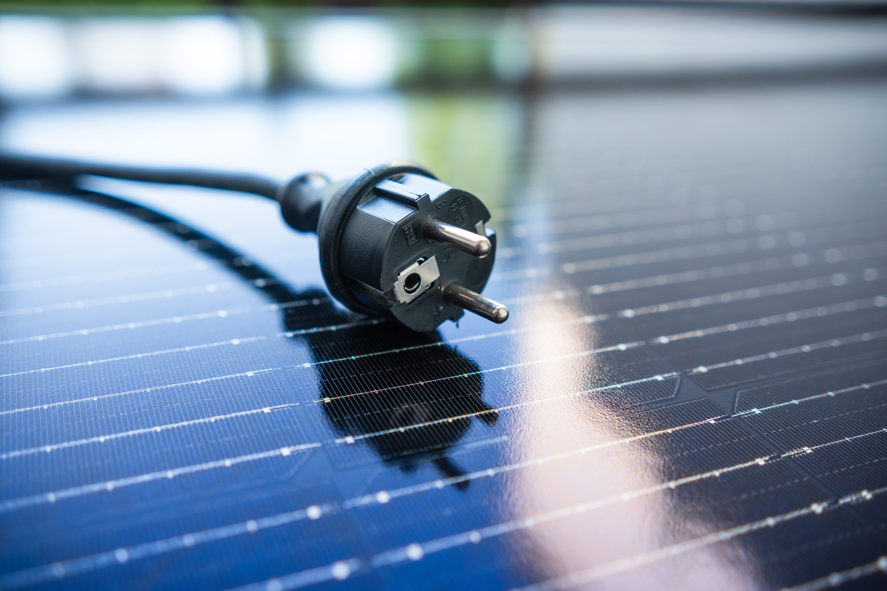 Solaranlage mit einem Schuko-Stecker