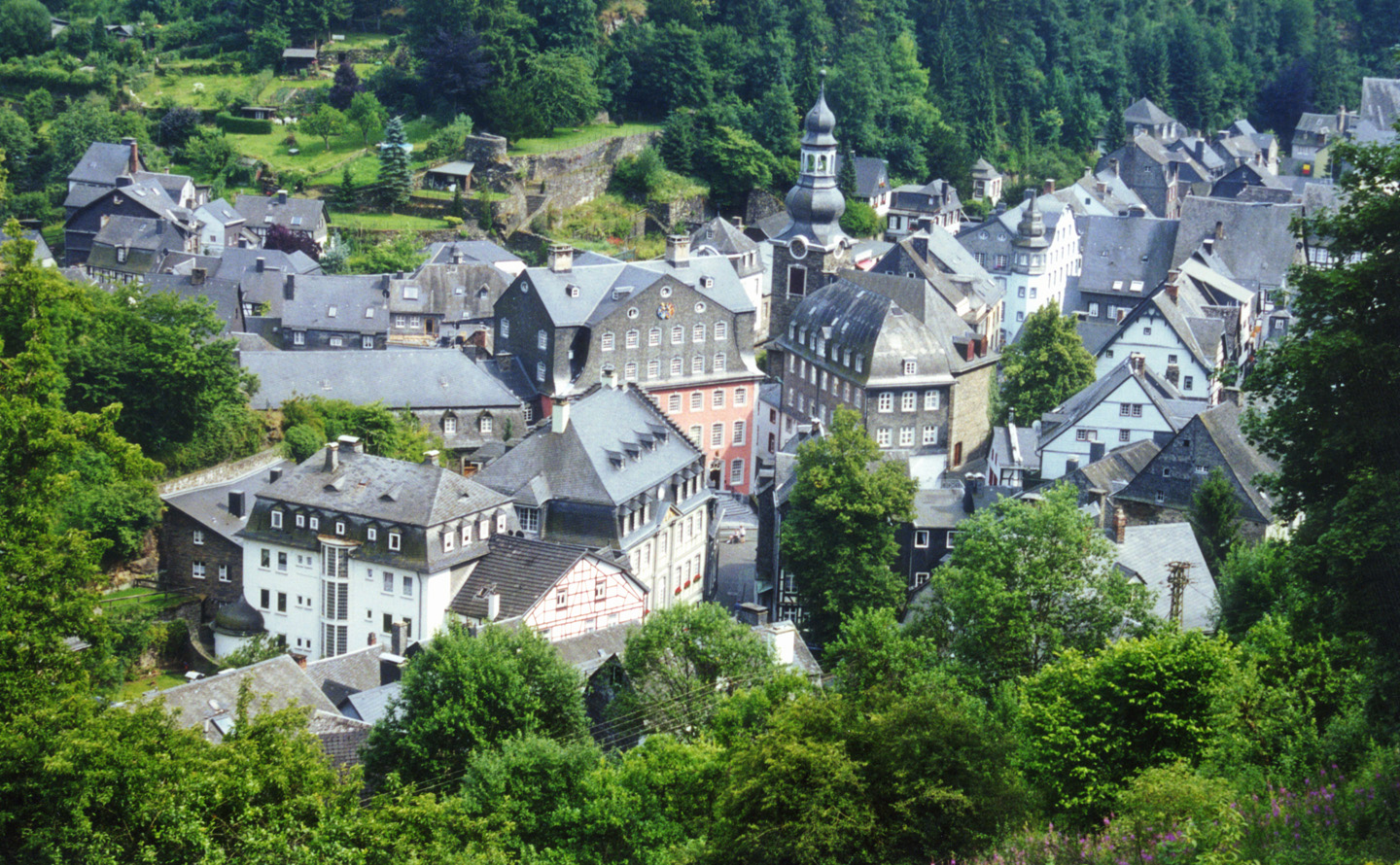 Blick über die Monschauer Altstadt