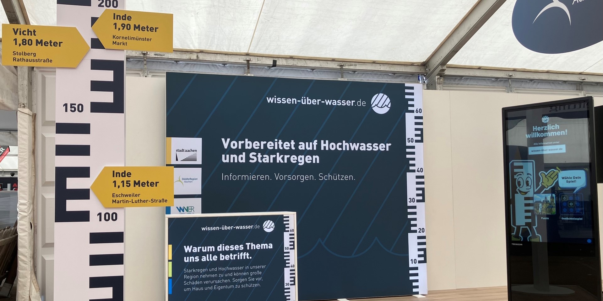 Messestand zum Thema Hochwasser